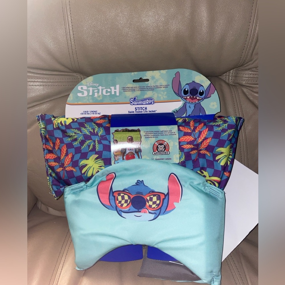 Disney Stitch Swim Trainer Life Jacket NWT With Manual Child 33 - 55 LBS Summer
